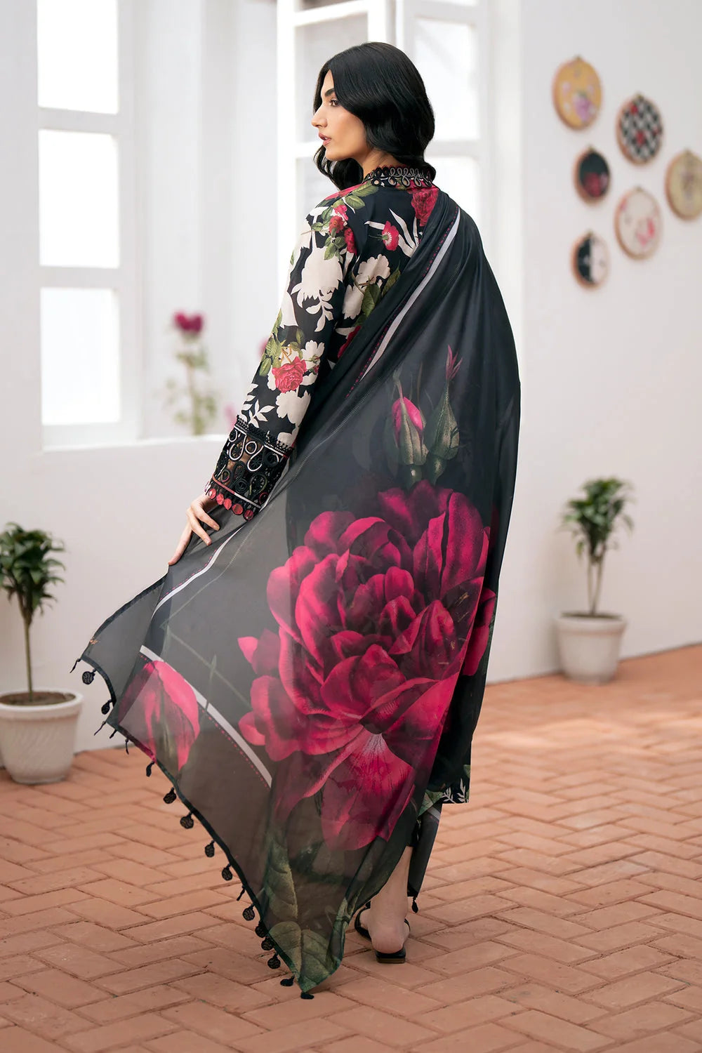 BAROQUE | LUXURY LAWN DIGITAL PRINTED WITH EMBROIDERED | UNSTITCHED 3-PIECE SUIT