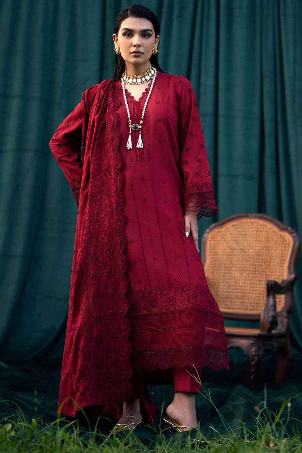 Chikenkari Embroidered Lawn 3Pc Suit With Lawn Embroidered Dupatta