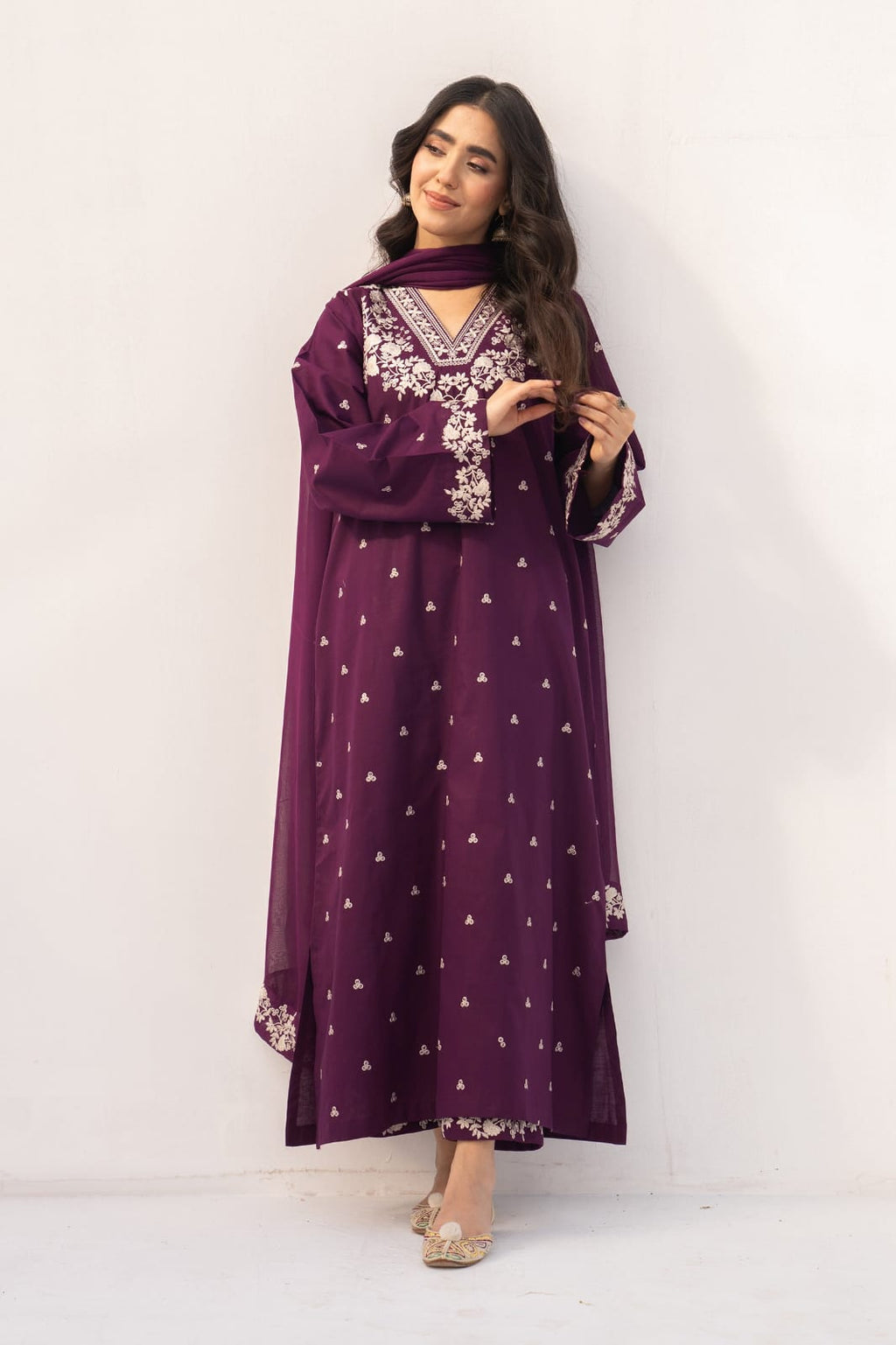 Unstitched Embroidered Lawn Suit 3pc With Bamber Chiffon Embroidered Dupatta