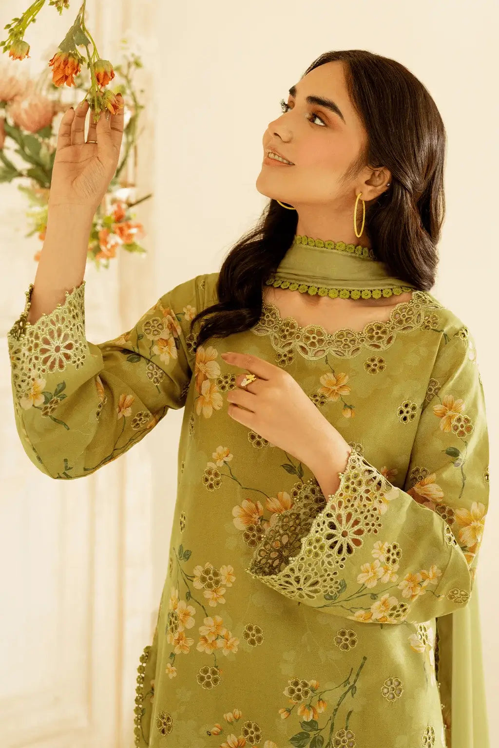 3 Piece Unstitched Printed Embroidered Lawn Suit ( Printed Lawn Dupatta )