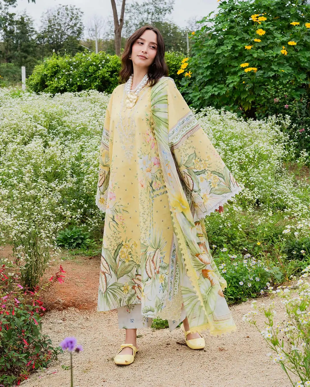 3 Piece Unstitched Printed Embroidered Lawn Suit ( Printed Lawn Dupatta )